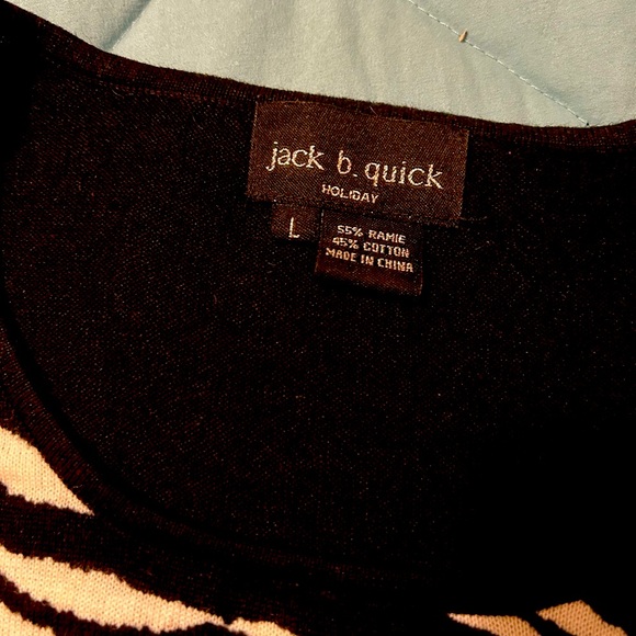 Winter sweater with beautiful cardinals size L - Picture 2 of 4